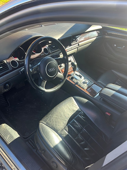 Audi A8 5 of 7