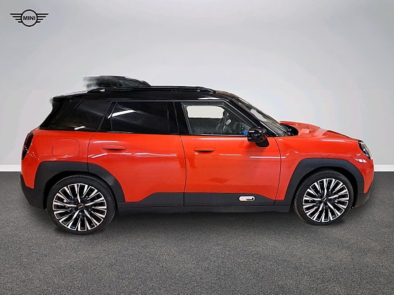 MINI Aceman E 2 of 5