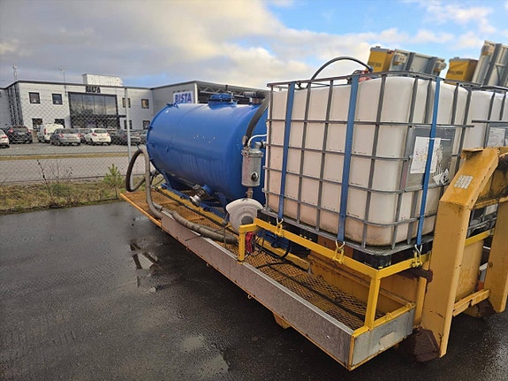 Lastväxlaflak med tank via konkursauktion