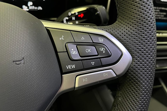 Volkswagen Tiguan 12 of 25