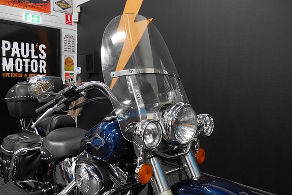 Harley-Davidson Heritage Softail Classic FLSTC 3 of 16