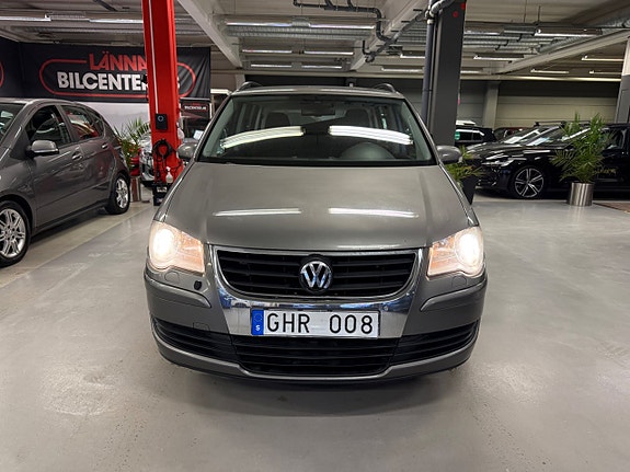 Volkswagen Touran 5 of 5