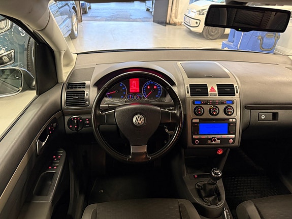 Volkswagen Touran 16 of 20