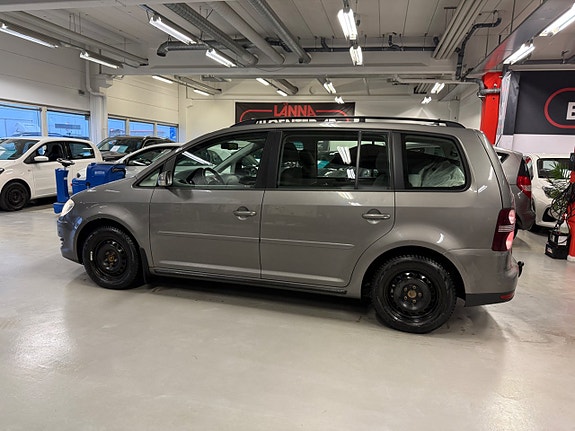 Volkswagen Touran 3 of 5