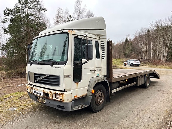 Lastbil för maskintransport VOLVO FL6 H