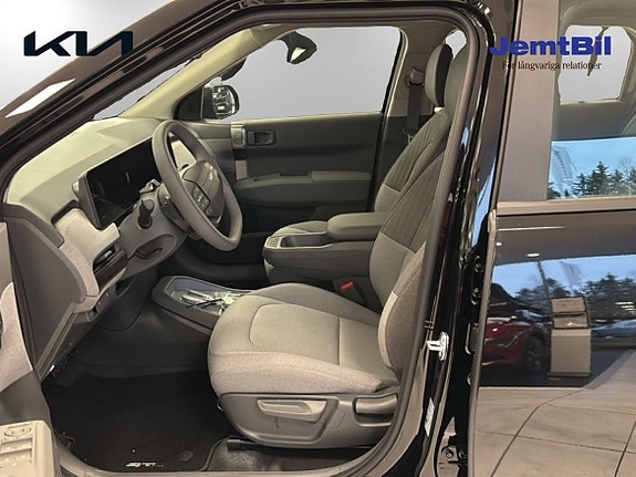 Kia EV3 8 of 14