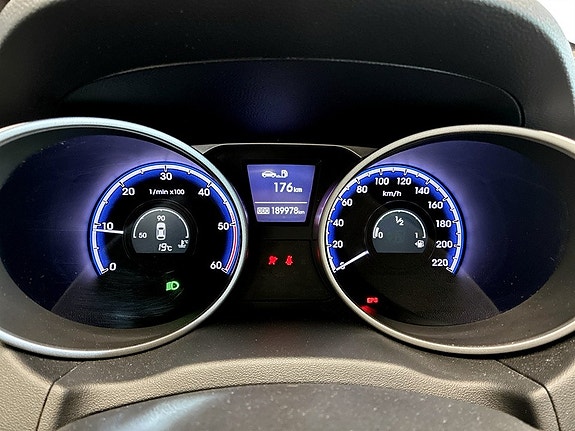 Hyundai ix35 8 of 16