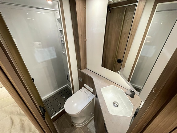 Kabe TMX 810 LXL /Cinderella/ALDE/5 bältad/Automat/Mercedes 18 of 30