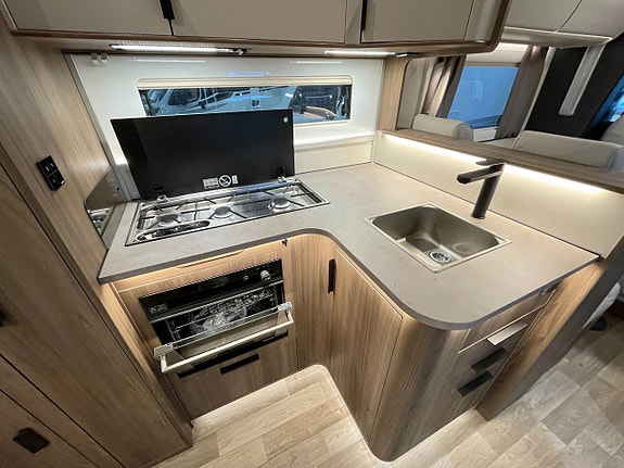 Kabe TMX 810 LXL /Cinderella/ALDE/5 bältad/Automat/Mercedes 25 of 30