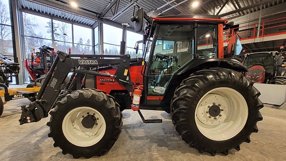 Valtra A75 / Lastare / Skogshytt