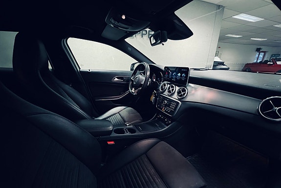 Mercedes-Benz GLA220 d 10 of 27