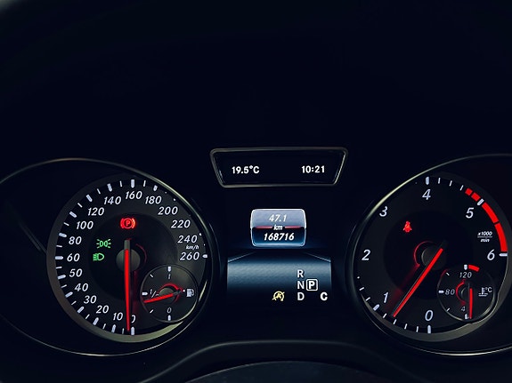 Mercedes-Benz GLA220 d 17 of 27