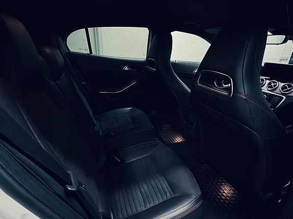 Mercedes-Benz GLA220 d 11 of 27