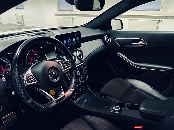 Mercedes-Benz GLA220 d 7 of 27