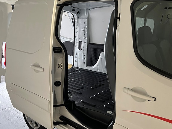 Peugeot Partner 10 of 16