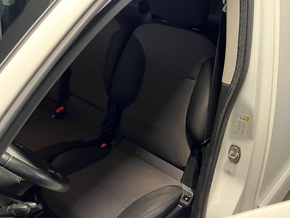 Peugeot Partner 13 of 16