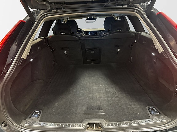 Volvo V90 Cross Country 8 of 22