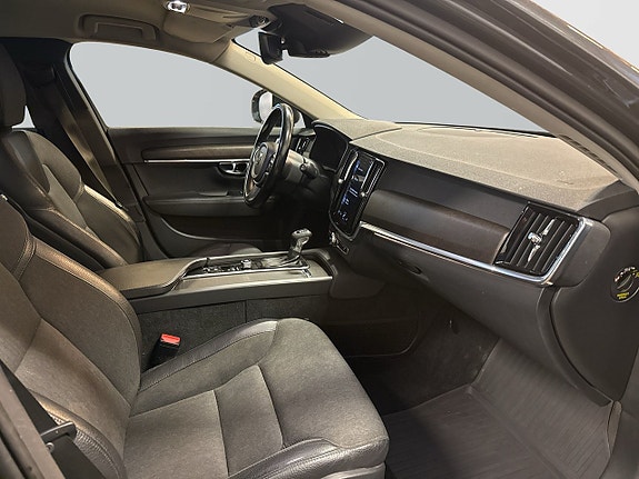 Volvo V90 Cross Country 9 of 22