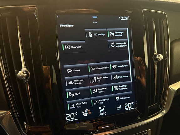 Volvo V90 Cross Country 15 of 22