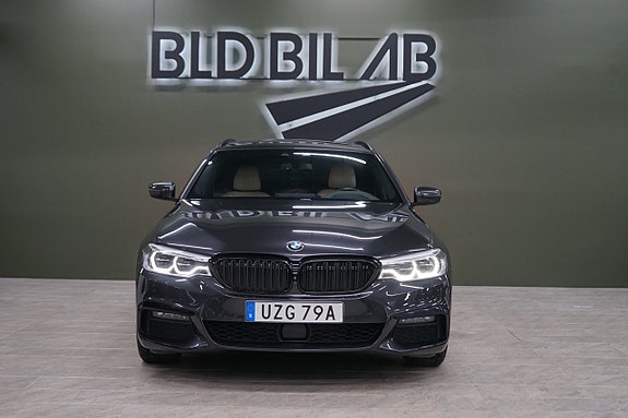 BMW 520 2 of 5
