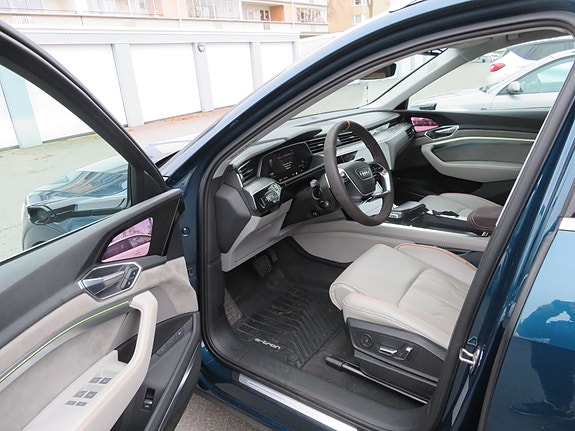 Audi e-tron 6 of 26