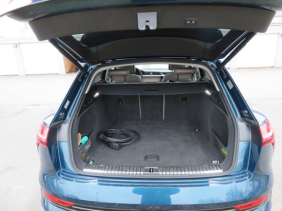 Audi e-tron 18 of 26
