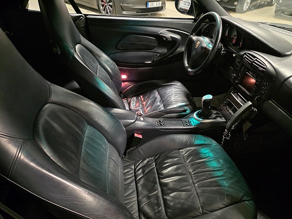 Porsche 911 Carrera 4 9 of 12