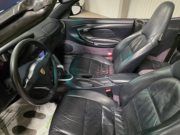 Porsche 911 Carrera 4 8 of 12