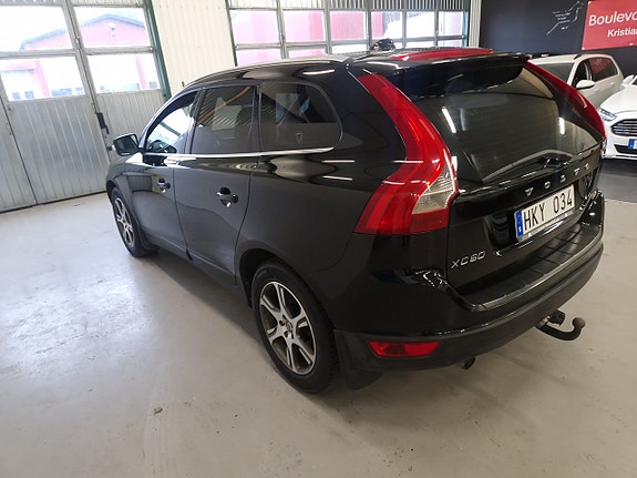 Volvo XC60 13 of 14