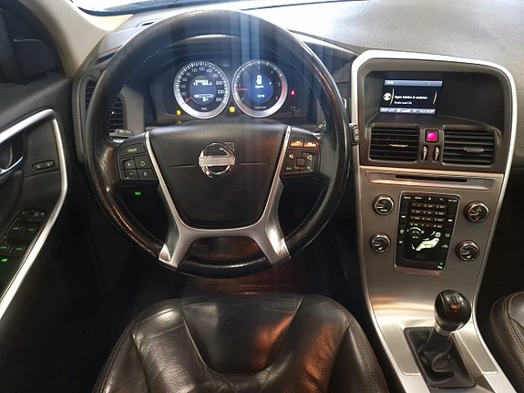 Volvo XC60 7 of 14
