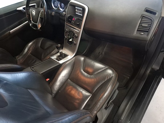 Volvo XC60 8 of 14