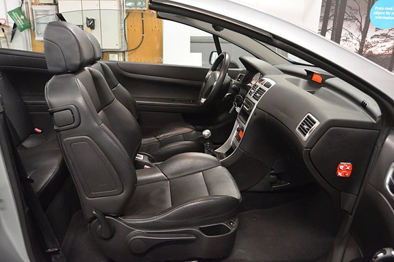 Peugeot 307 CC 9 of 12