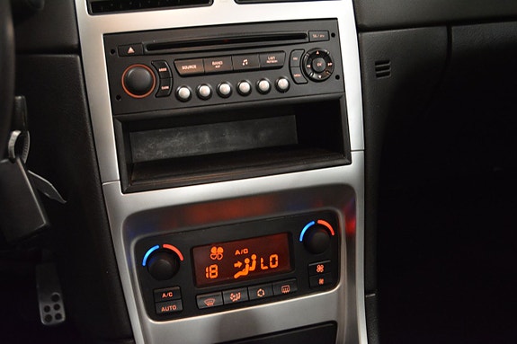 Peugeot 307 CC 11 of 12
