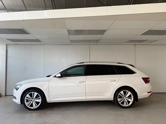 Skoda Superb 2 of 5