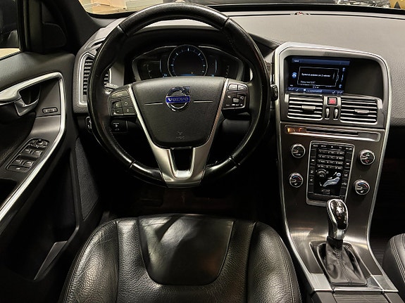 Volvo XC60 15 of 20