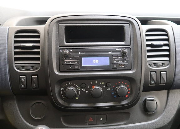 Opel Vivaro 8 of 17