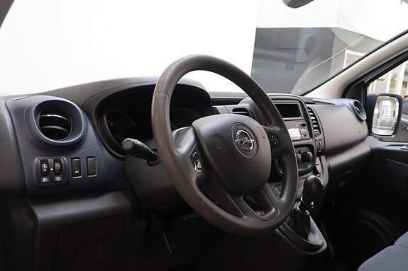 Opel Vivaro 6 of 17