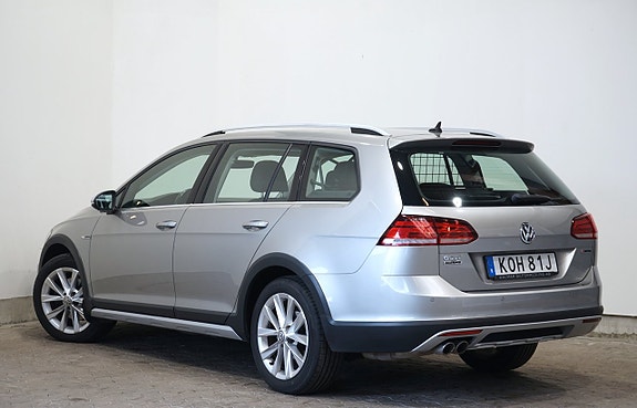 Volkswagen Golf Alltrack 3 of 14