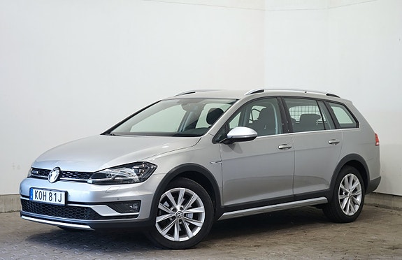 Volkswagen Golf Alltrack 2 of 14