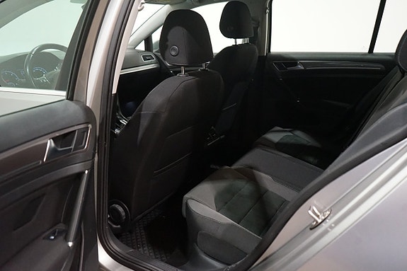 Volkswagen Golf Alltrack 12 of 14