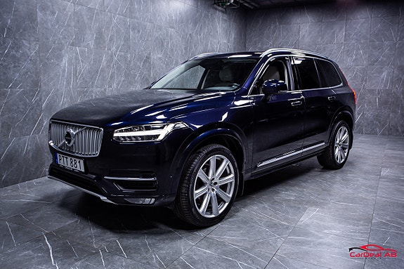 Volvo XC90 3 of 5