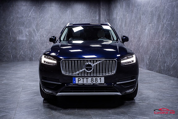 Volvo XC90 2 of 5