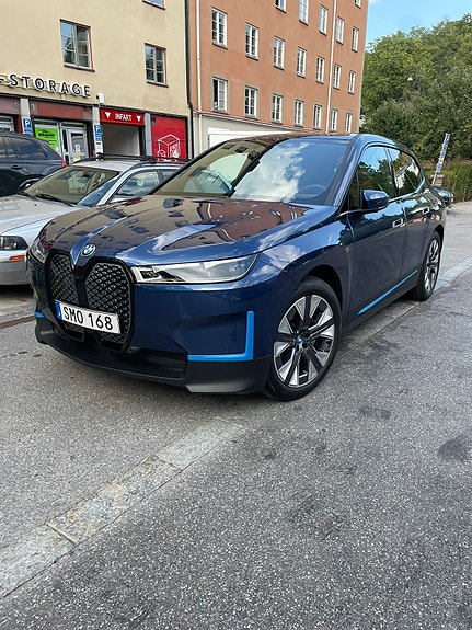 BMW iX 6 of 9