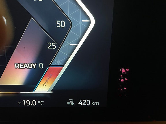 BMW iX 4 of 9