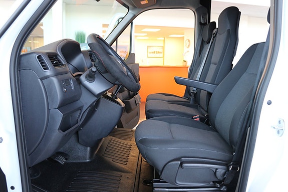 Renault Master 12 of 15