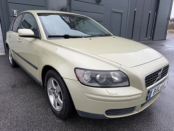 Volvo S40 3 of 10