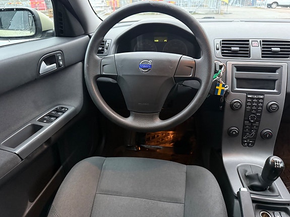 Volvo S40 9 of 10