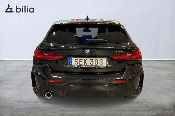 BMW 118i 4 of 5