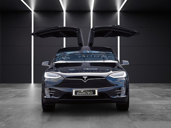 Tesla Model X 2 of 5