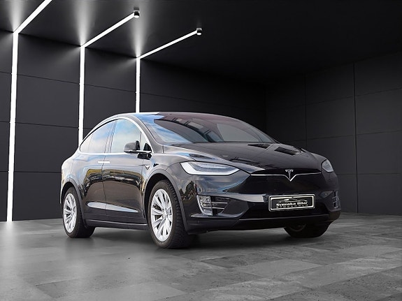 Tesla Model X 6 of 11